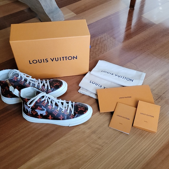 Louis Vuitton Catogram Stellar Sneakers - Picture 14 of 15